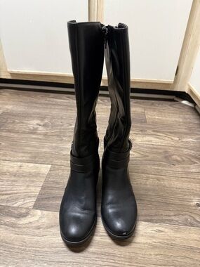 Classic Black Knee-High Women's Boots